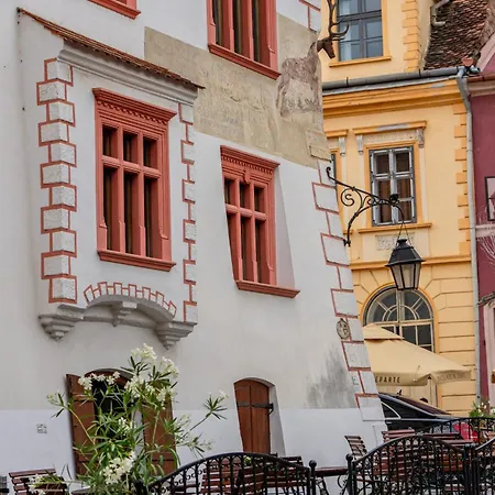 Casa Cu Cerb
