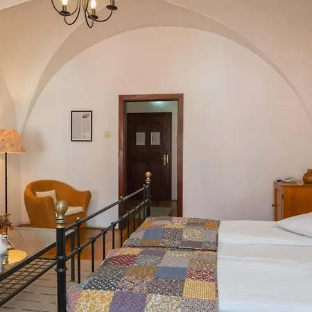 Πανσιόν Casa Cu Cerb